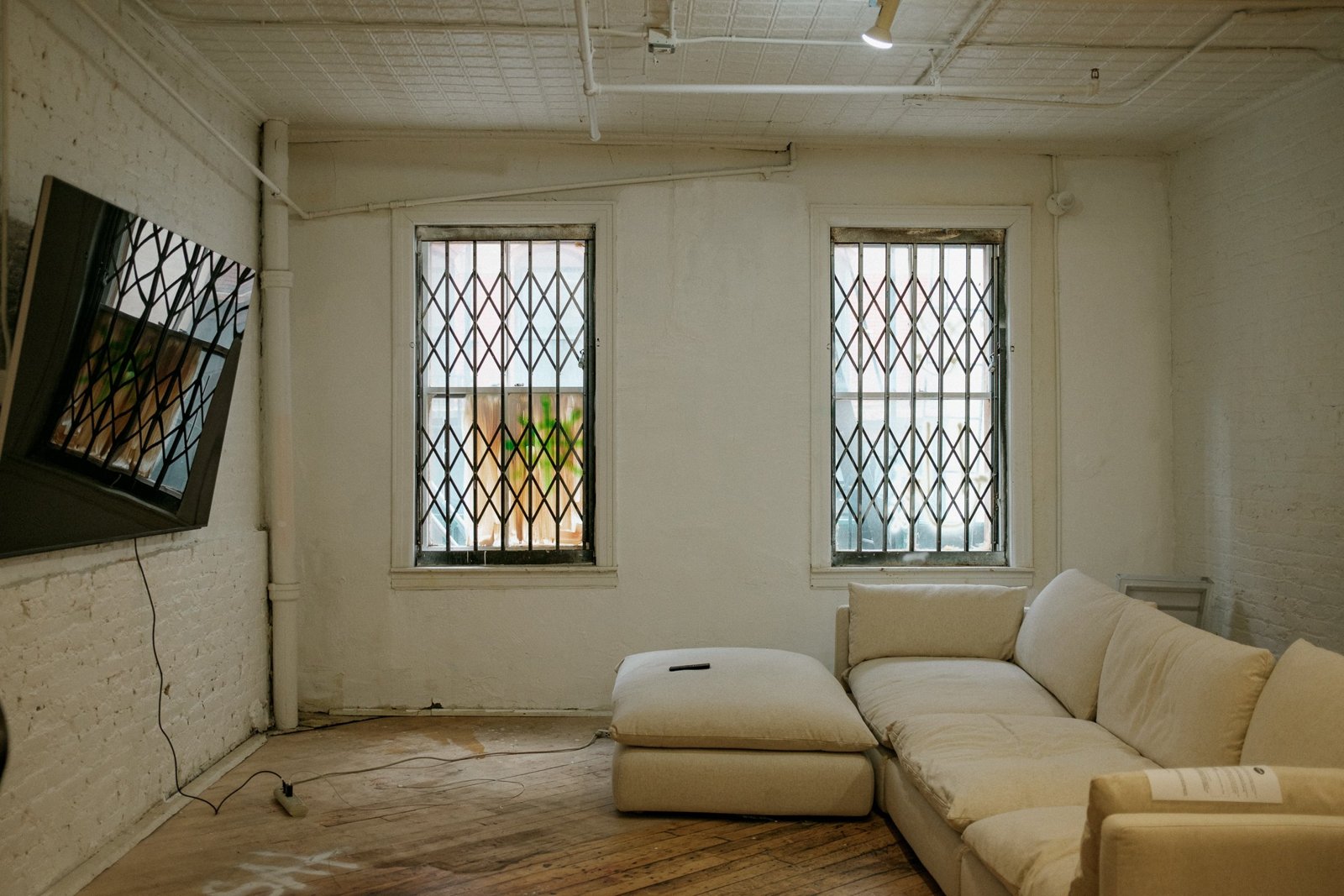 19 Howard Street · Art Saves Space